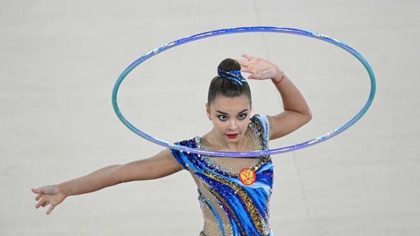 Дина Аверина лидирует на своем первом турнире после Олимпиады